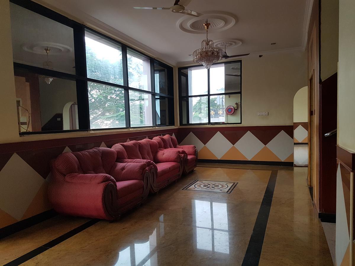 Hotel Subhalakshmi Palace Karaikkudi Exterior photo