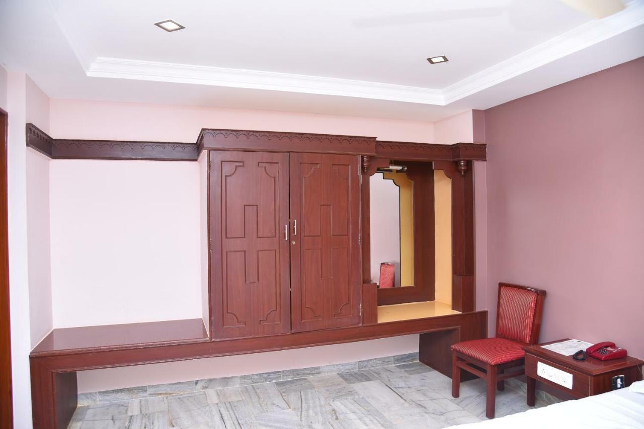 Hotel Subhalakshmi Palace Karaikkudi Exterior photo