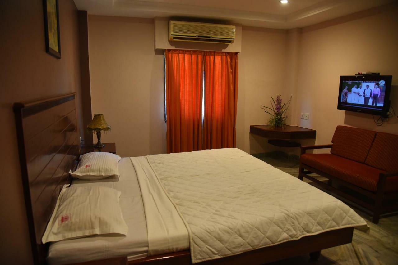 Hotel Subhalakshmi Palace Karaikkudi Exterior photo